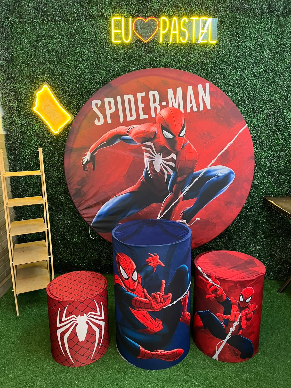 Decoração tema herói no Ôpastel